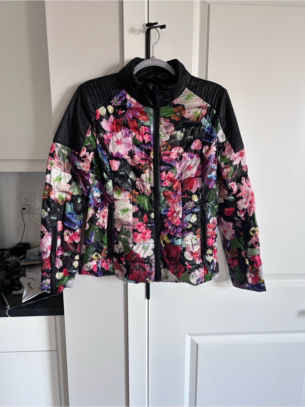 BCBGeneration Floral Quilted Lightweight Down Jacket Pink Black Boho Feminine